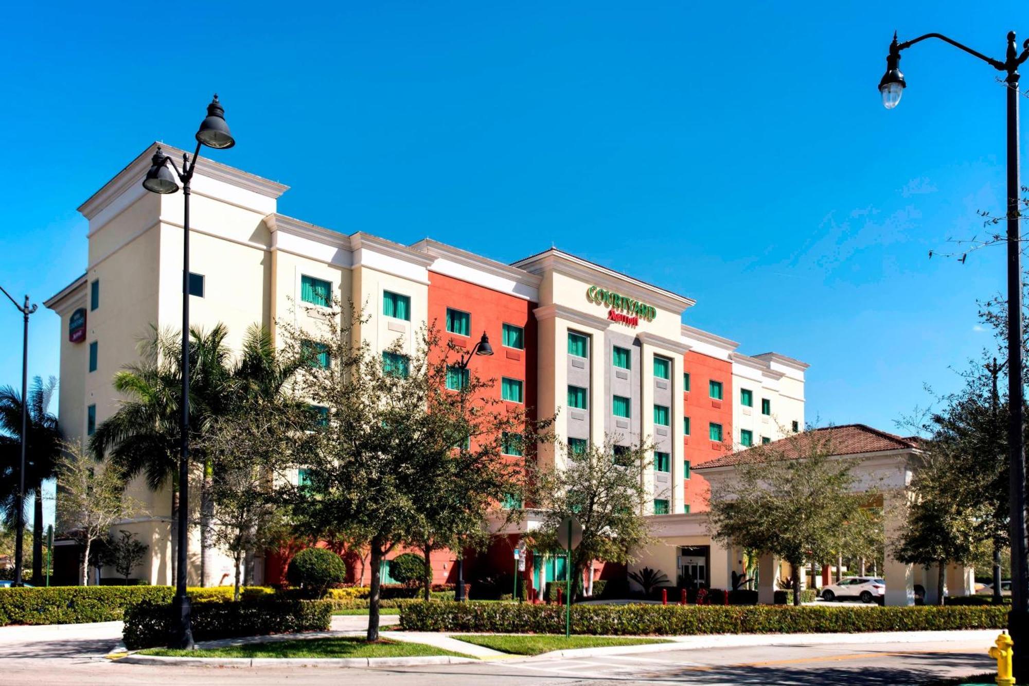 Courtyard By Marriott Miami Хомстед Экстерьер фото