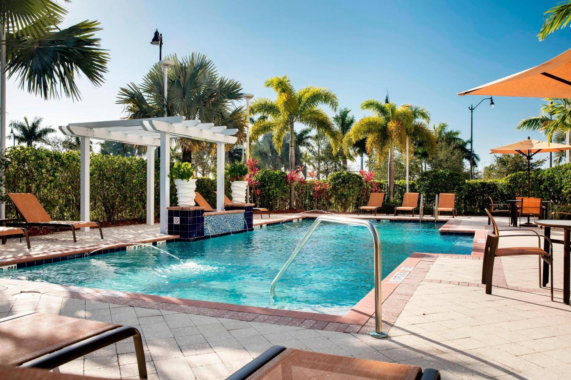 Courtyard By Marriott Miami Хомстед Экстерьер фото